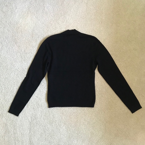 SOLD - GUESS? Sweater - Picture 2 of 7